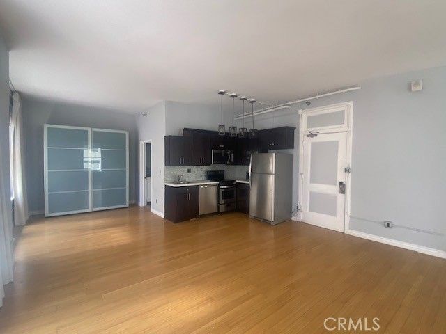 215 W 7th Street 902, Los Angeles, CA 90014