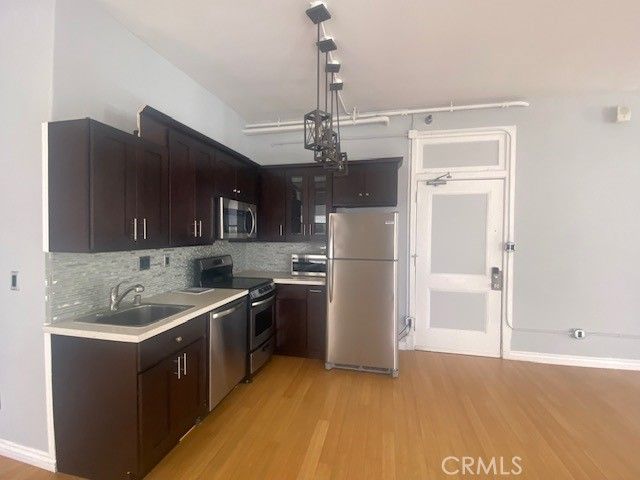 215 W 7th Street 902, Los Angeles, CA 90014