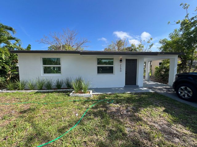 2240 Mayo Street, Hollywood, FL 33020