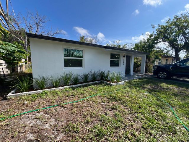 2240 Mayo Street, Hollywood, FL 33020