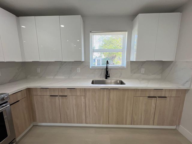 2240 Mayo Street, Hollywood, FL 33020