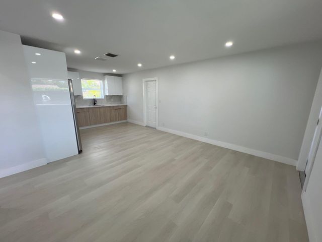 2240 Mayo Street, Hollywood, FL 33020