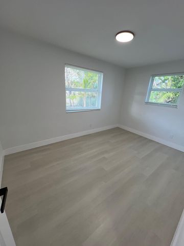 2240 Mayo Street, Hollywood, FL 33020