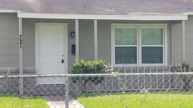 721 Eleanor Street, La Marque, TX 77568