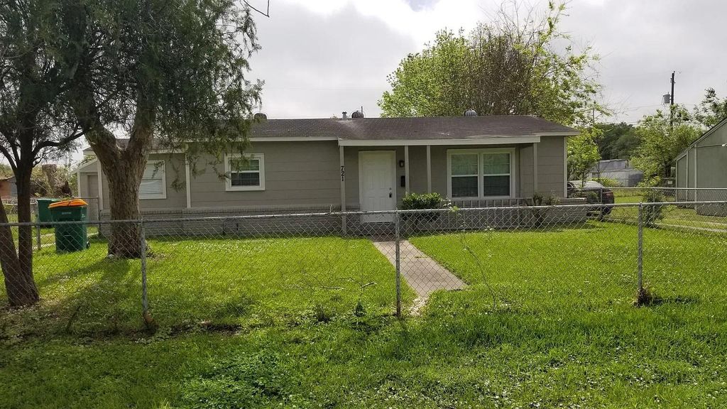 721 Eleanor Street, La Marque, TX 77568