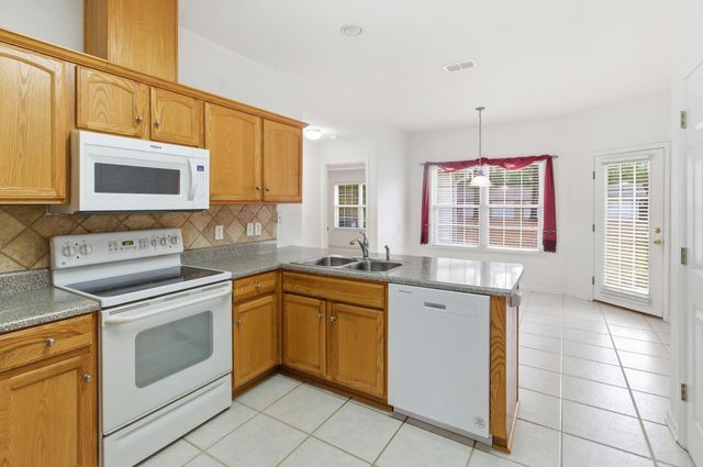 9261 BLOUNTSTOWN Highway, Tallahassee, FL 32310