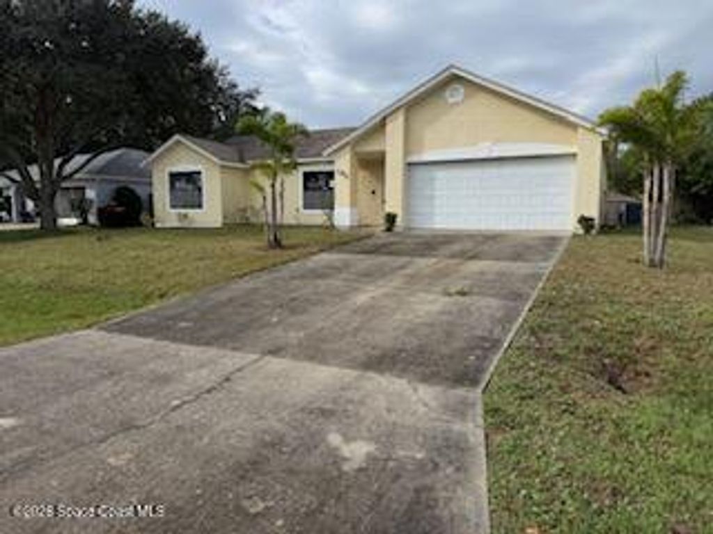 1372 Whaling Avenue SE, Palm Bay, FL 32909