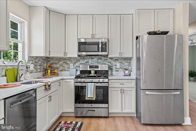 4219 FULLERTON AVE, Baltimore, MD 21236