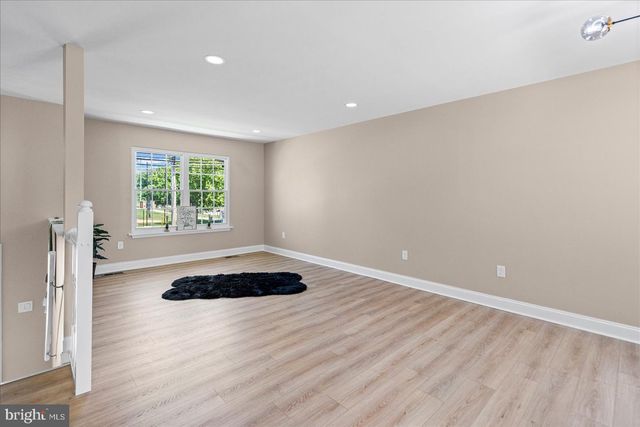 4219 FULLERTON AVE, Baltimore, MD 21236