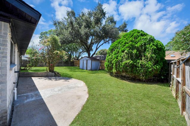 16427 Hickory Knoll Drive, Houston, TX 77059