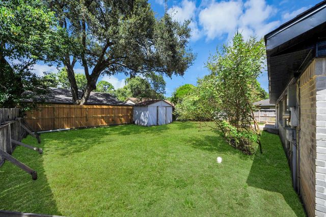 16427 Hickory Knoll Drive, Houston, TX 77059