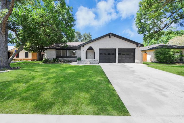 16427 Hickory Knoll Drive, Houston, TX 77059