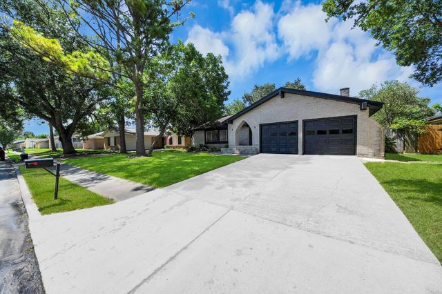 16427 Hickory Knoll Drive, Houston, TX 77059