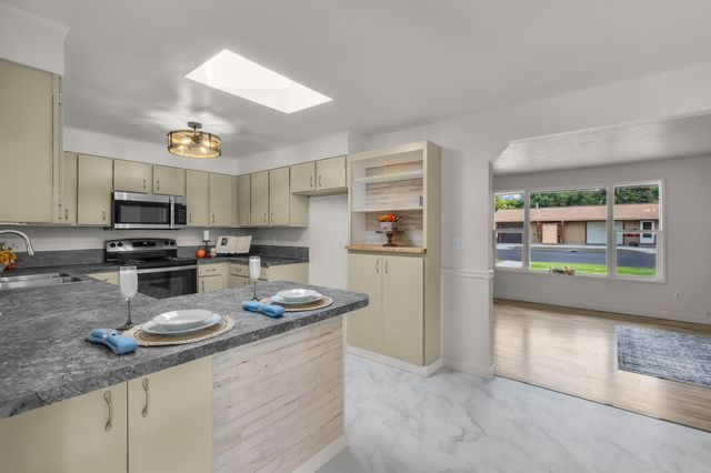 615 NE Fairview Street, Prineville, OR 97754