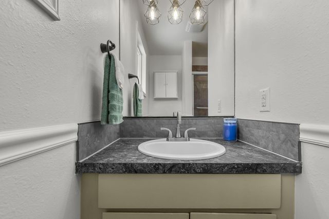 615 NE Fairview Street, Prineville, OR 97754