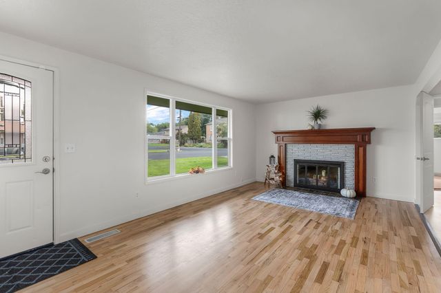 615 NE Fairview Street, Prineville, OR 97754