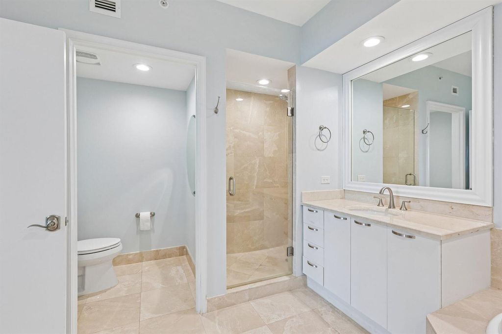 Image 23 of property listing at 2650 Lake Shore Drive 1202, Riviera Beach, FL 33404
