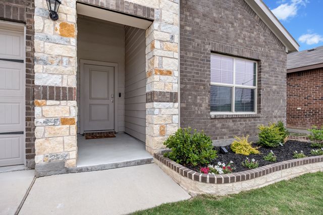 5208 Petal Meadows Drive, Fort Worth, TX 76179