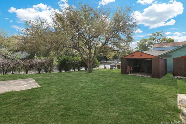 5986 Sunrise Bend Dr, San Antonio, TX 78244