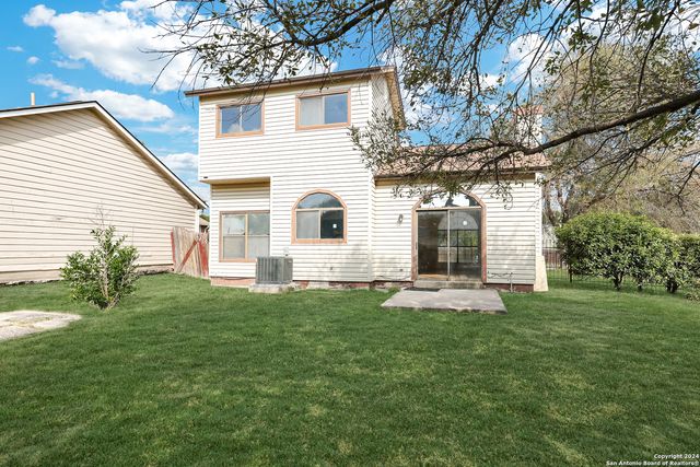 5986 Sunrise Bend Dr, San Antonio, TX 78244