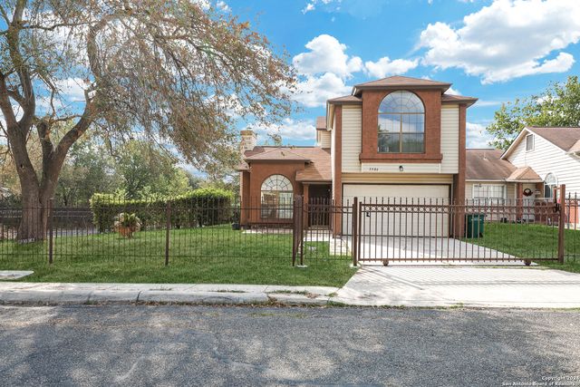 5986 Sunrise Bend Dr, San Antonio, TX 78244