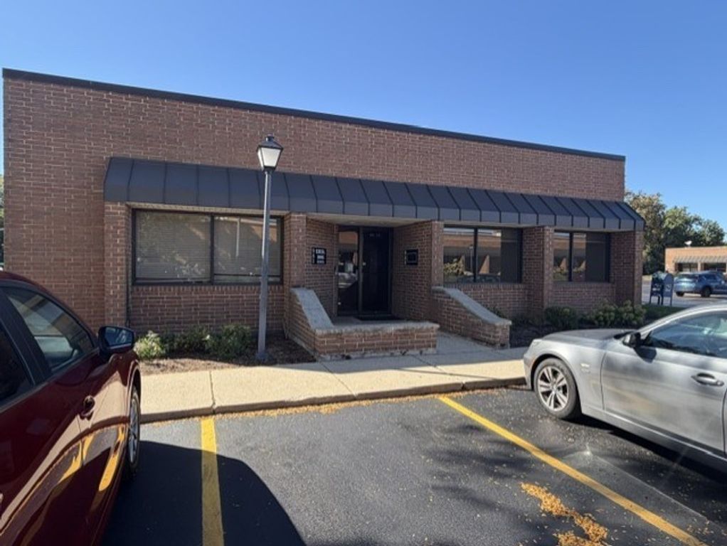 945 W Liberty Drive 10-C, Wheaton, IL 60187 — photo 2