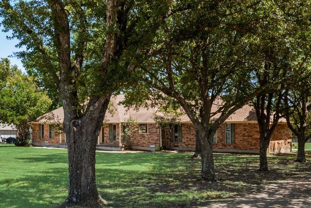 10470 Live Oak Drive, Forney, TX 75126