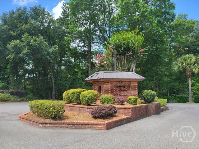 208 Cypress Lake Drive, Bloomingdale, GA 31302