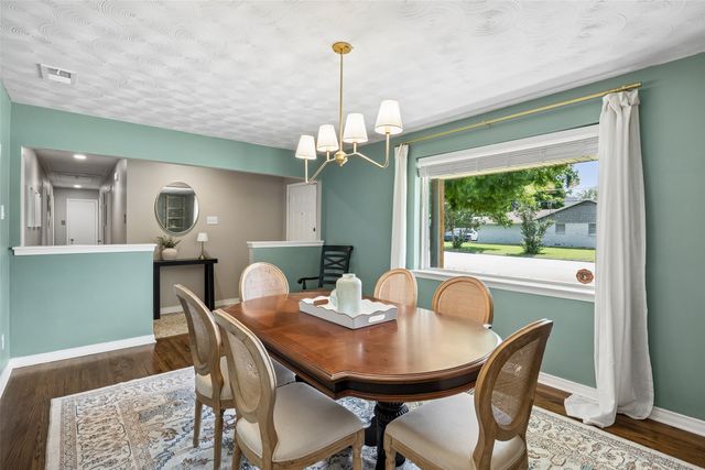 2564 Saint Francis Avenue, Dallas, TX 75228