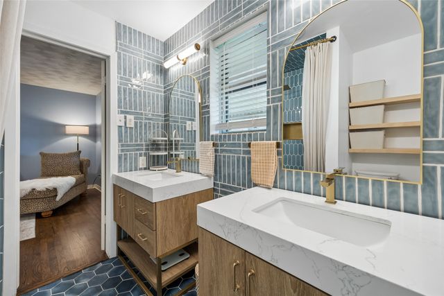 2564 Saint Francis Avenue, Dallas, TX 75228