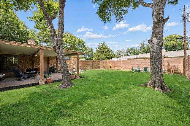 2564 Saint Francis Avenue, Dallas, TX 75228