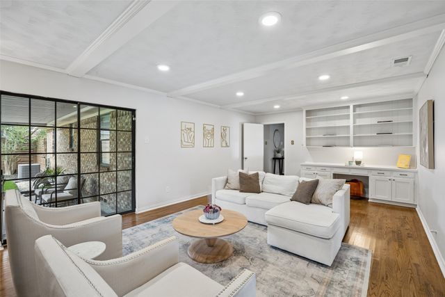 2564 Saint Francis Avenue, Dallas, TX 75228