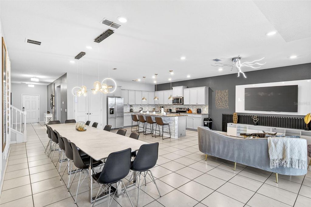 Image 21 of property listing at 3711 LANA AVENUE, Davenport, FL 33897