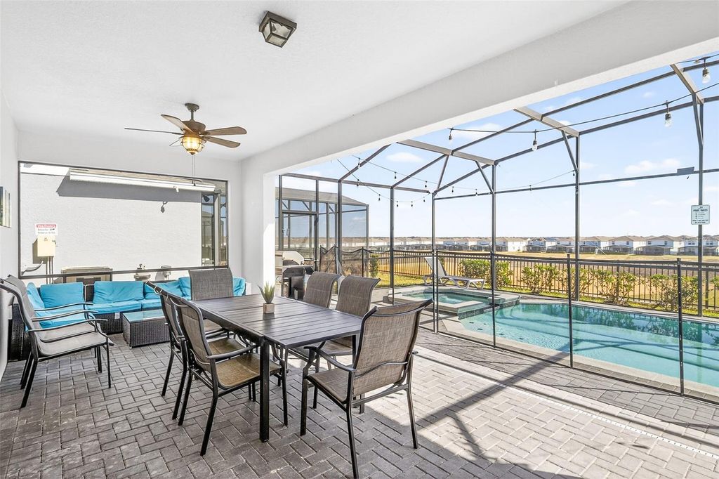 Image 23 of property listing at 3711 LANA AVENUE, Davenport, FL 33897