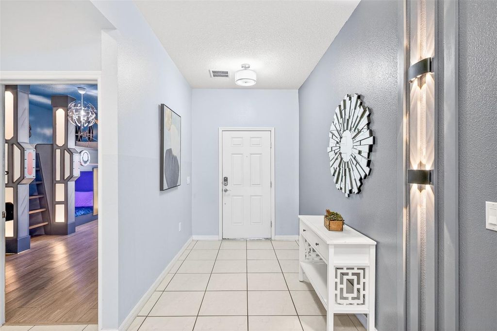 Image 7 of property listing at 3711 LANA AVENUE, Davenport, FL 33897