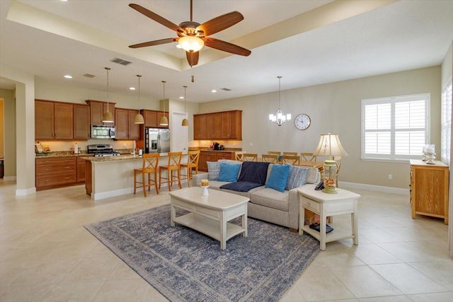 1634 VICTORIA GARDENS DRIVE, Deland, FL 32724