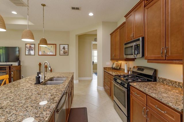 1634 VICTORIA GARDENS DRIVE, Deland, FL 32724