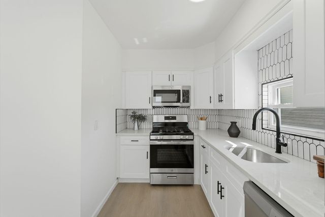138 LEXINGTON AVE, Bayonne, NJ 07002