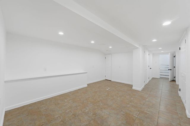 138 LEXINGTON AVE, Bayonne, NJ 07002