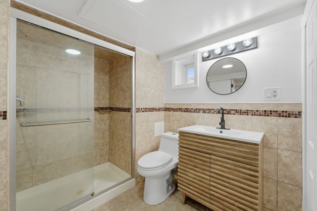 138 LEXINGTON AVE, Bayonne, NJ 07002