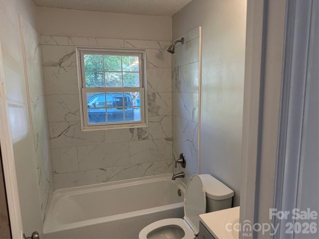 917 Canterbury Court, Gastonia, NC 28052