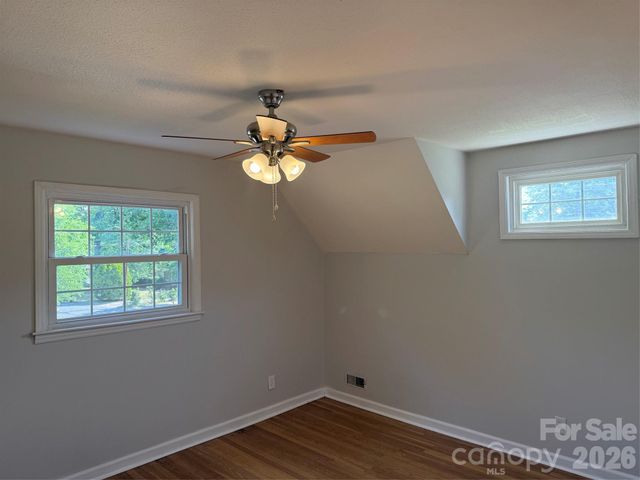 917 Canterbury Court, Gastonia, NC 28052