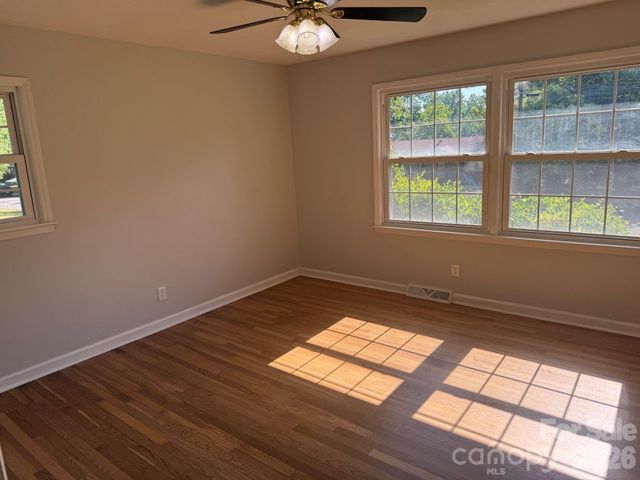 917 Canterbury Court, Gastonia, NC 28052