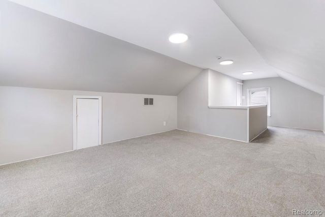 20253 Elkhart Street, Harper Woods, MI 48225