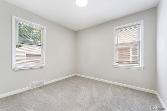 20253 Elkhart Street, Harper Woods, MI 48225