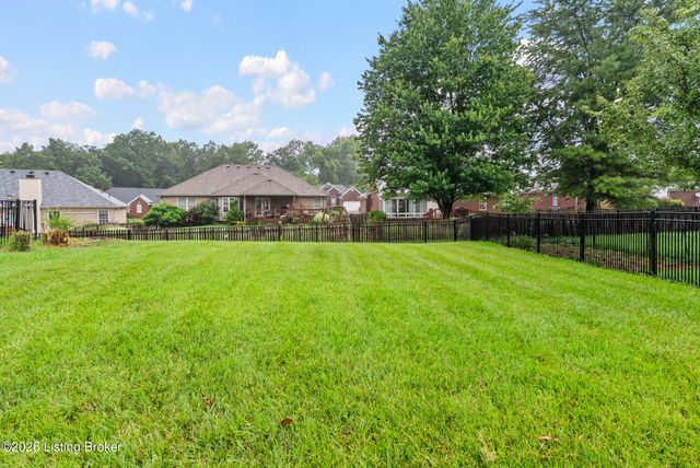10711 Marceitta Ct, Louisville, KY 40291