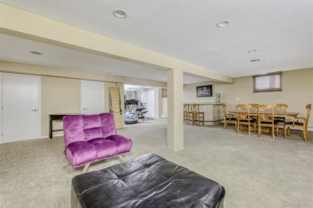 11 White Birch Court, New City, NY 10956