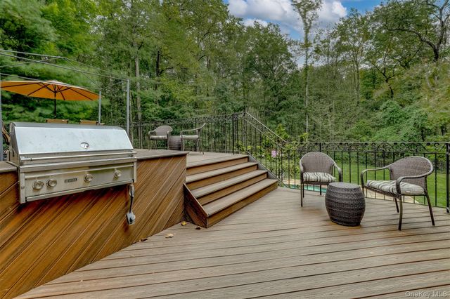 11 White Birch Court, New City, NY 10956
