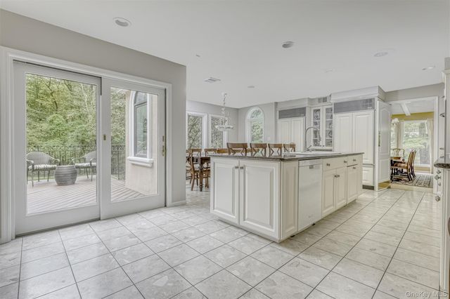 11 White Birch Court, New City, NY 10956