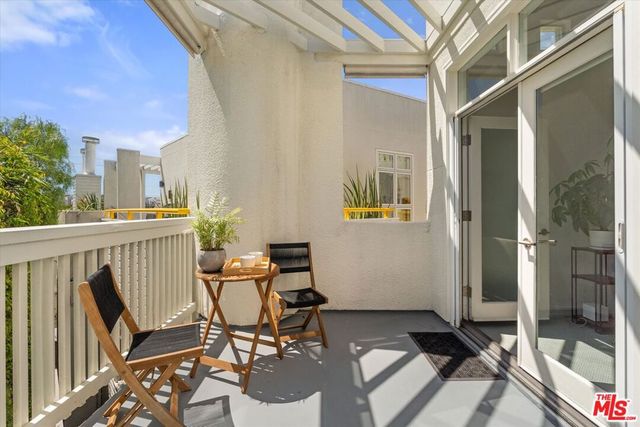3002 3rd Street 304, Santa Monica, CA 90405